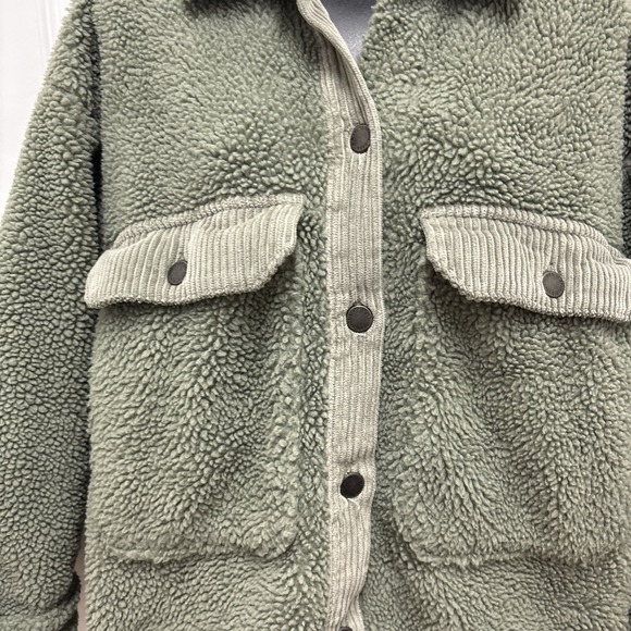 Zara Green Crop Sherpa Faux Fur Fleece Jacket With Corduroy Details Size‎ Medium - Picture 3 of 11